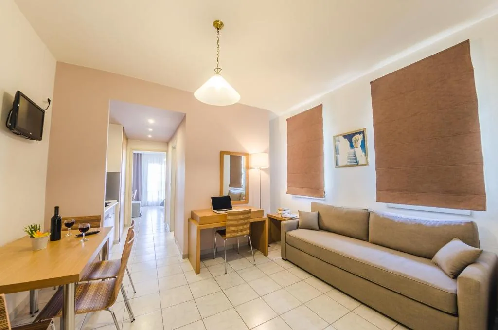 Εσωτερικό suite στο Nereides Hotel Apartments